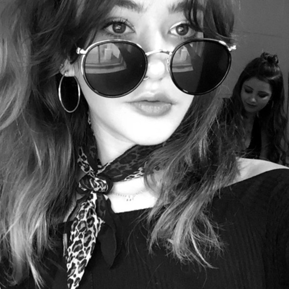 Meet your Posher, Macie