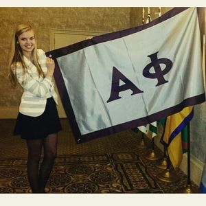 Meet your Posher, Dana