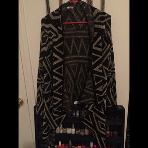 (Sold)Final price Black and gold sweater