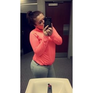 Meet your Posher, Laren