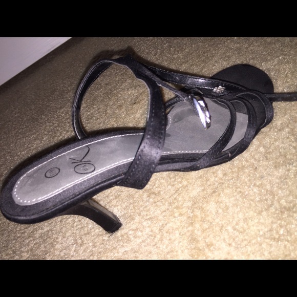 Heels - Picture 3 of 4