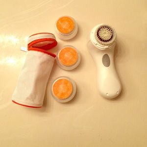 Mia clarisonic face w/ 3 new replacement brushes