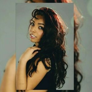 Meet your Posher, Carolina