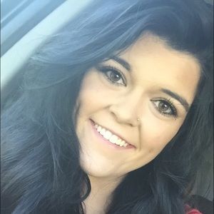 Meet your Posher, Katelyn