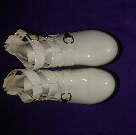 Like NEW half boots