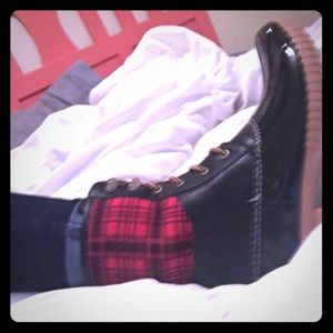 DUCK BOOTS!!!!! 😍😭