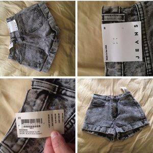 Size 25" AA DENIUM HIGH WAIST SHORTS