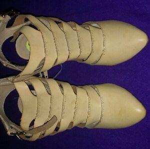 BRANDNEW nature BREEZE HEELS