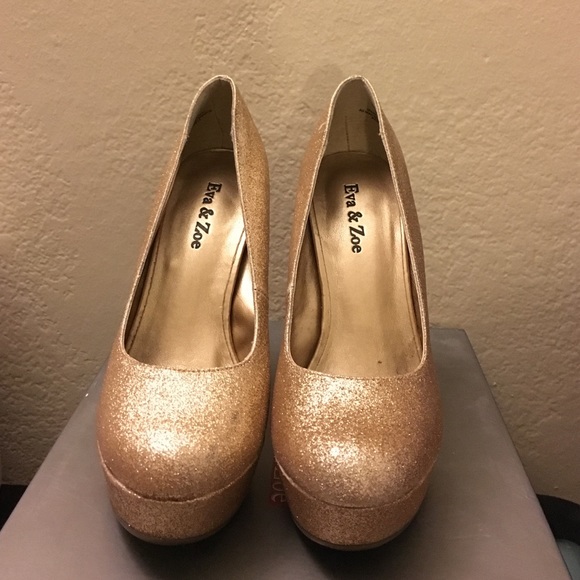 Gold sparkly heels barely worn!!