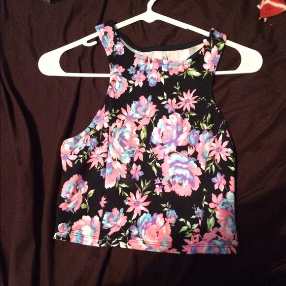 Crop Top Bundle - Picture 4 of 4