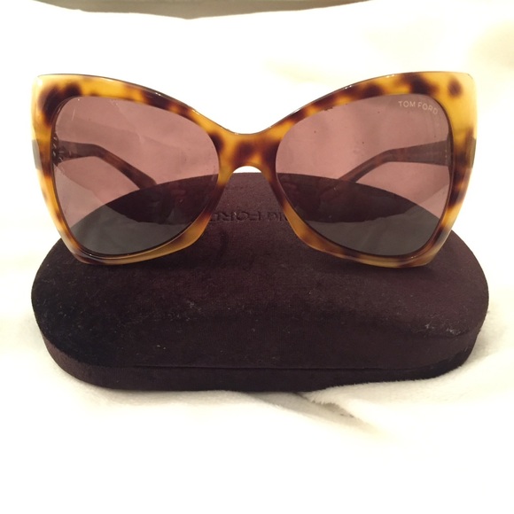 - SOLD -TOM FORD Sunglasses - Picture 4 of 5