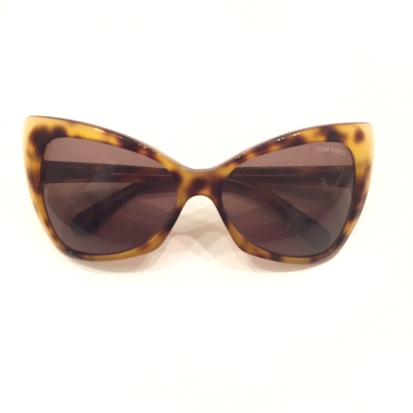 - SOLD -TOM FORD Sunglasses - Picture 3 of 5