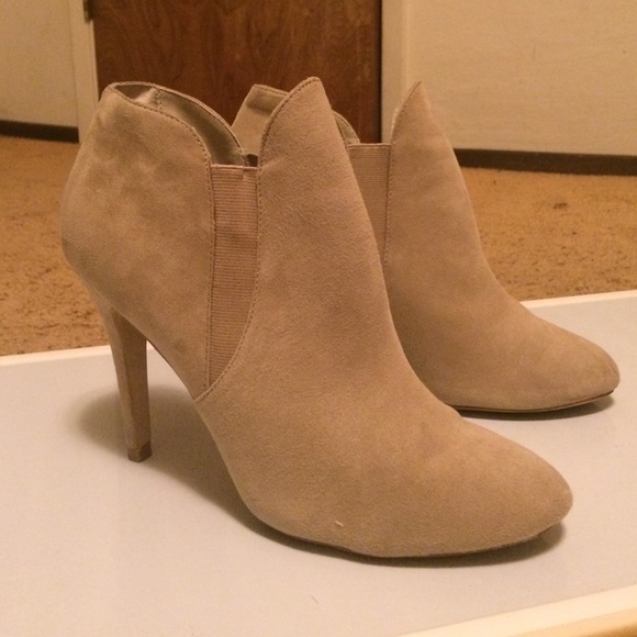 Zara suede ankle boots in beige