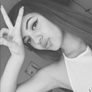 Meet your Posher, Danielle