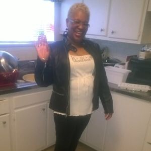 Meet your Posher, Joyce