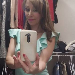 Meet your Posher, Suzanne