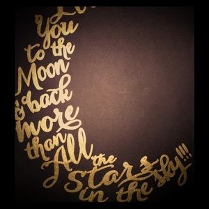'I love you to the moon and back' design.
