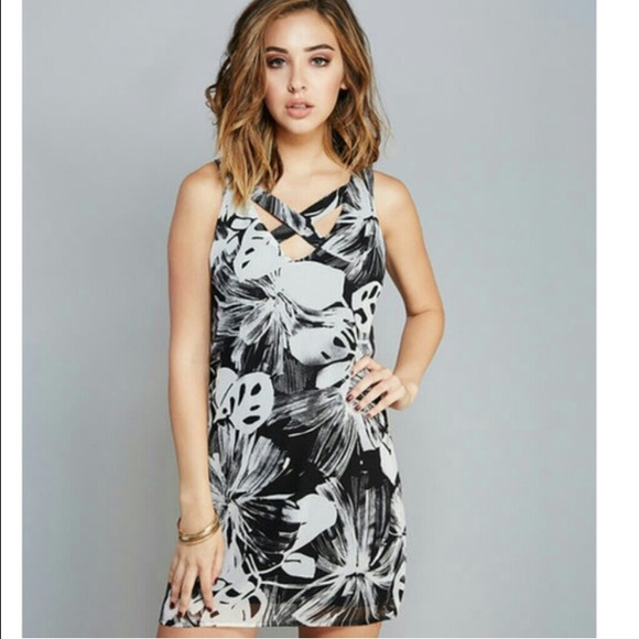 Dresses & Skirts - 🆕 The EMMA Floral Tank Shift Dress