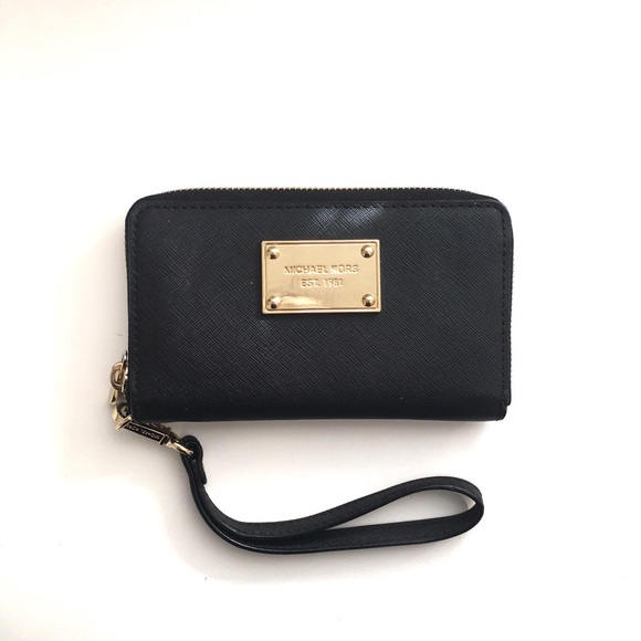 Michael Kors wristlet wallet