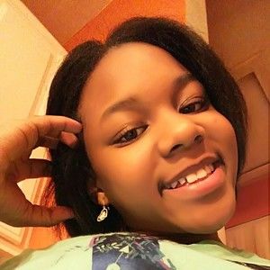 Meet your Posher, Niya