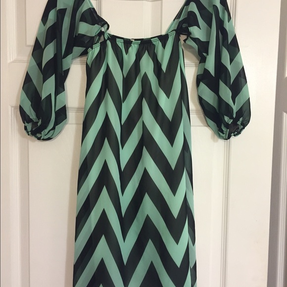 Women's Chevron cold shoulder shirt