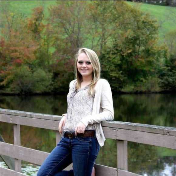 Meet your Posher, Hannah
