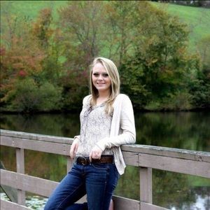 Meet your Posher, Hannah