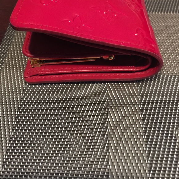 (SOLD) Louise Vuitton Wallet Extra Pictures - Picture 3 of 4
