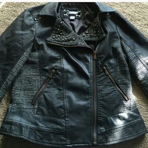 Buckle daytrip jacket like new sz md