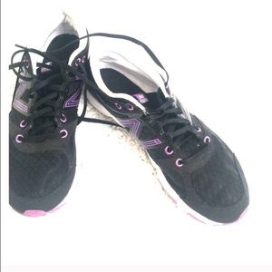 Black and purple New Balance running shoe