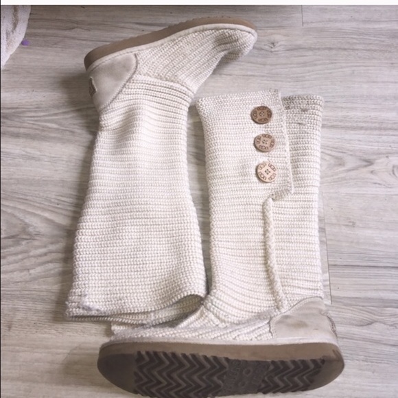 FINAL REDUCTION Cream colored Uggs