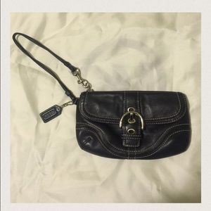 Sale!👜 Black coach wristlet