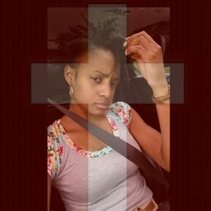 Meet your Posher, De' mia