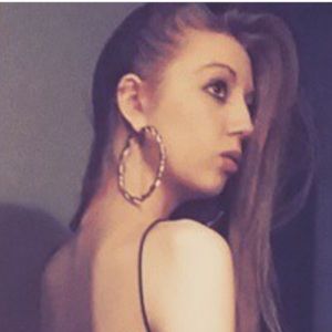 Meet your Posher, Carlie