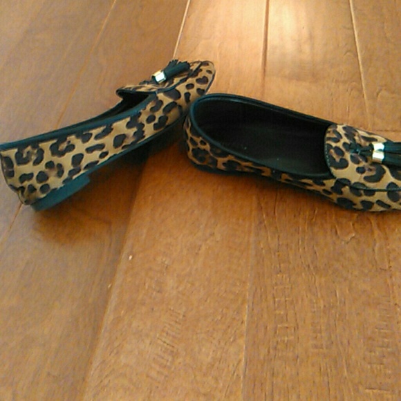 Tasseled Cheetah Print Loafers
