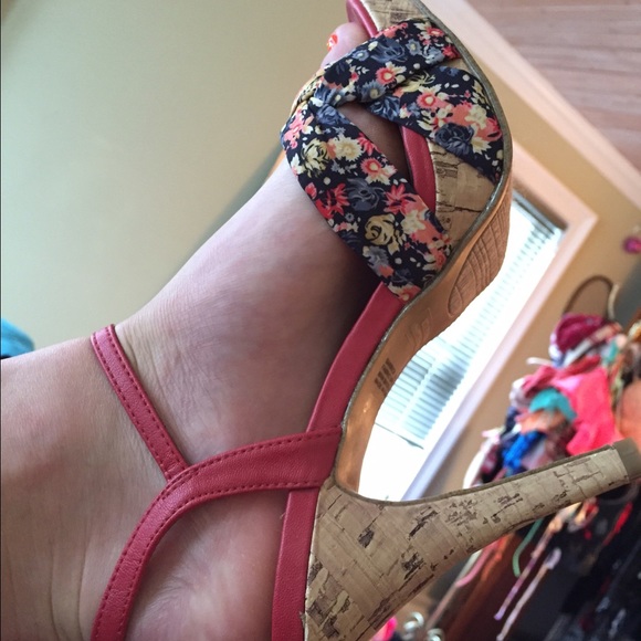 High heels - Picture 4 of 4