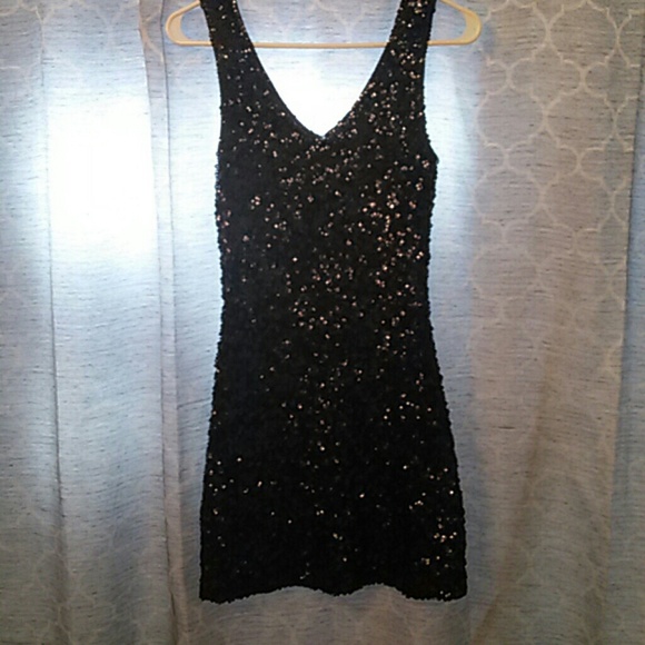 Black sequins dress!