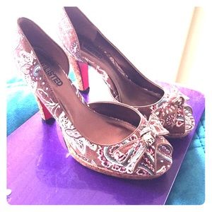 Red bottoms ❤️😍