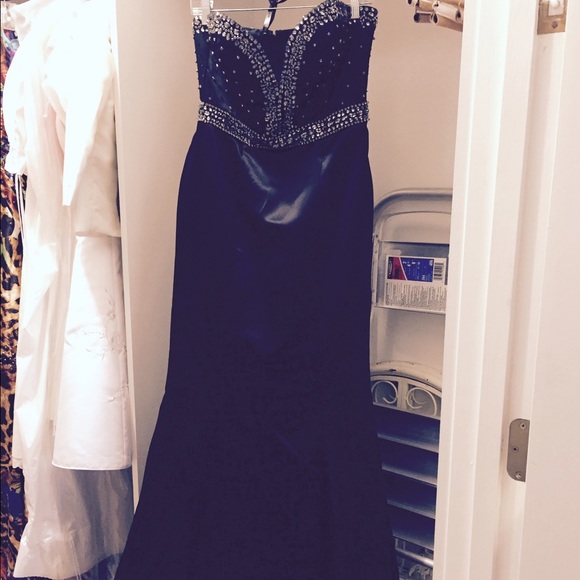 Sheri Hill design formal gown - Picture 2 of 5