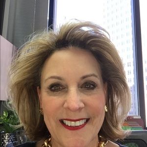 Meet your Posher, Debbie