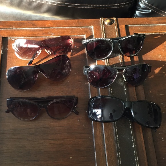 6 pairs of sunglasses
