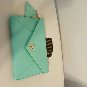 Envelope clutch