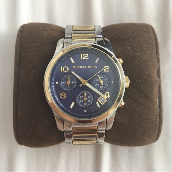 Michael Kors Accessories - Michael Kors oversized watch MK5751