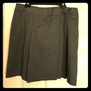 🛍 SALE! 🌺🌺. Ann Taylor Loft grey skirt