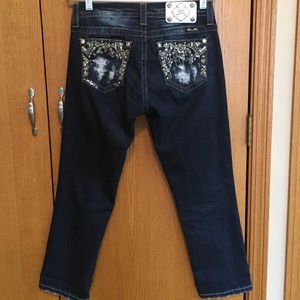 Miss Me Mid-Rise Curvy Crop jean Capris 27