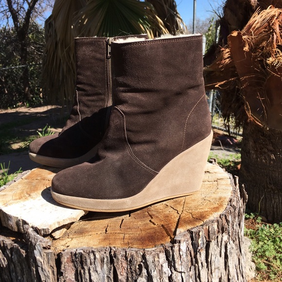 APC sevres  wedge shearling boot