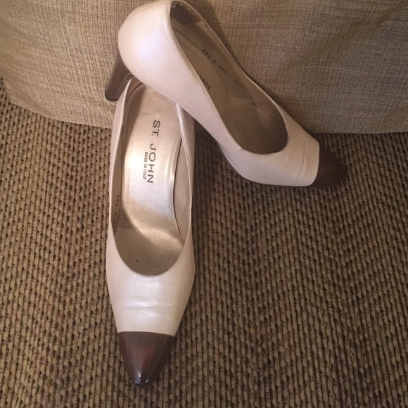 St. John shoe - Picture 2 of 2