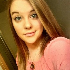 Meet your Posher, Lydia