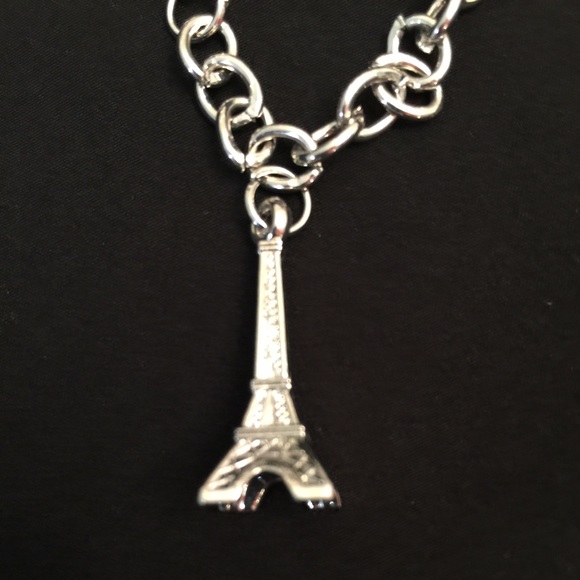 NWOT EIFFEL TOWER BRACELET