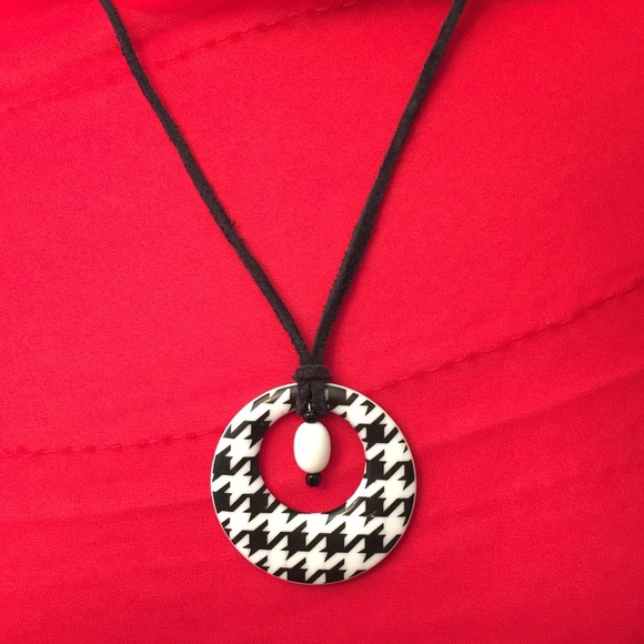 NWOT ALABAMA NECKLACE